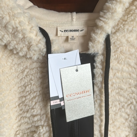 NWT ee:some Fuzzy Hooded Jacket—Size M - Picture 3 of 4